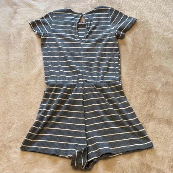 Stripped Romper - Picture 2 of 2